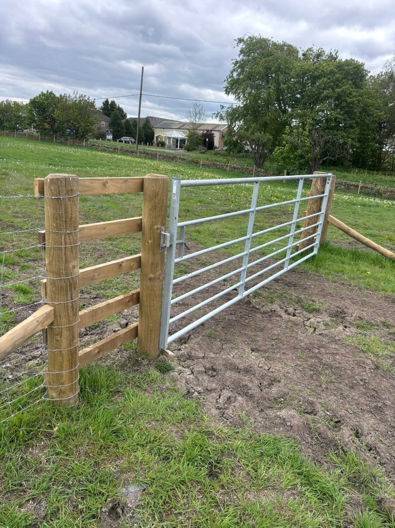 Crash-rated Fencing services in Derry, Massachusetts
